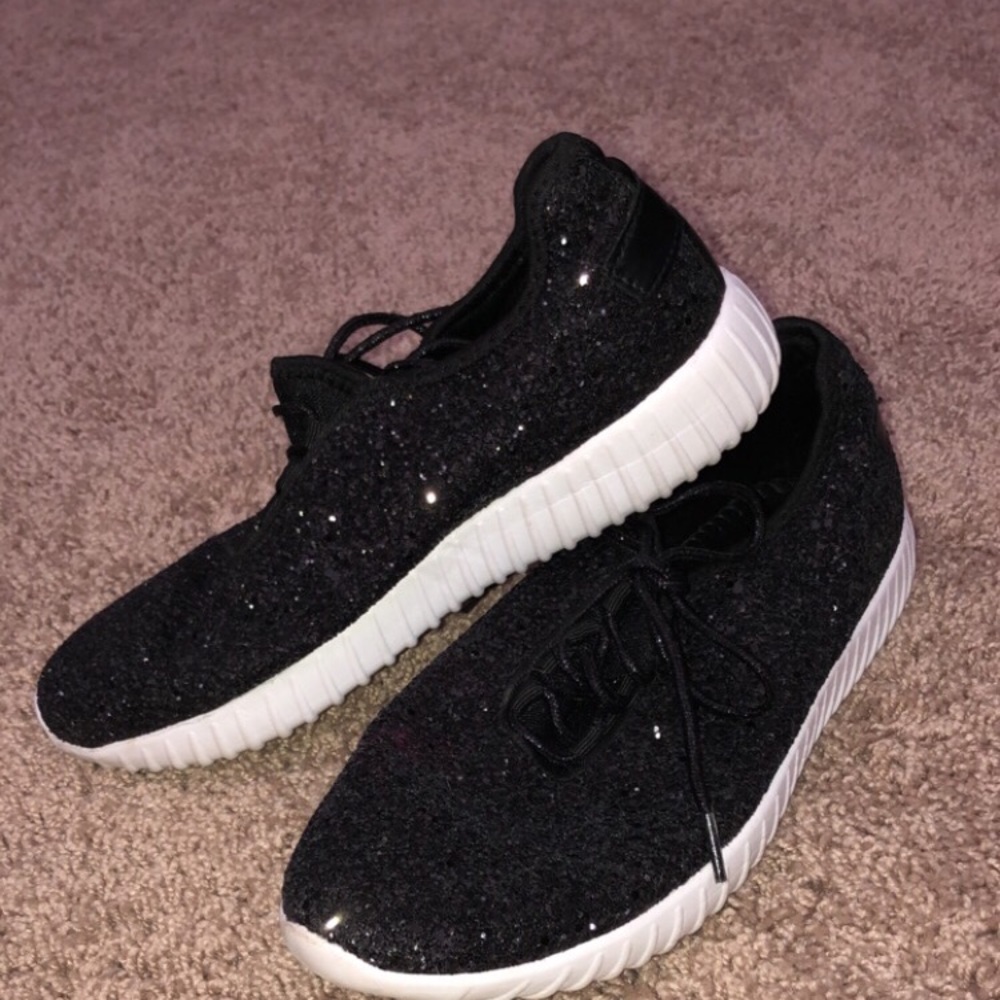 Women’s Black Sparkle Tennis Shoes